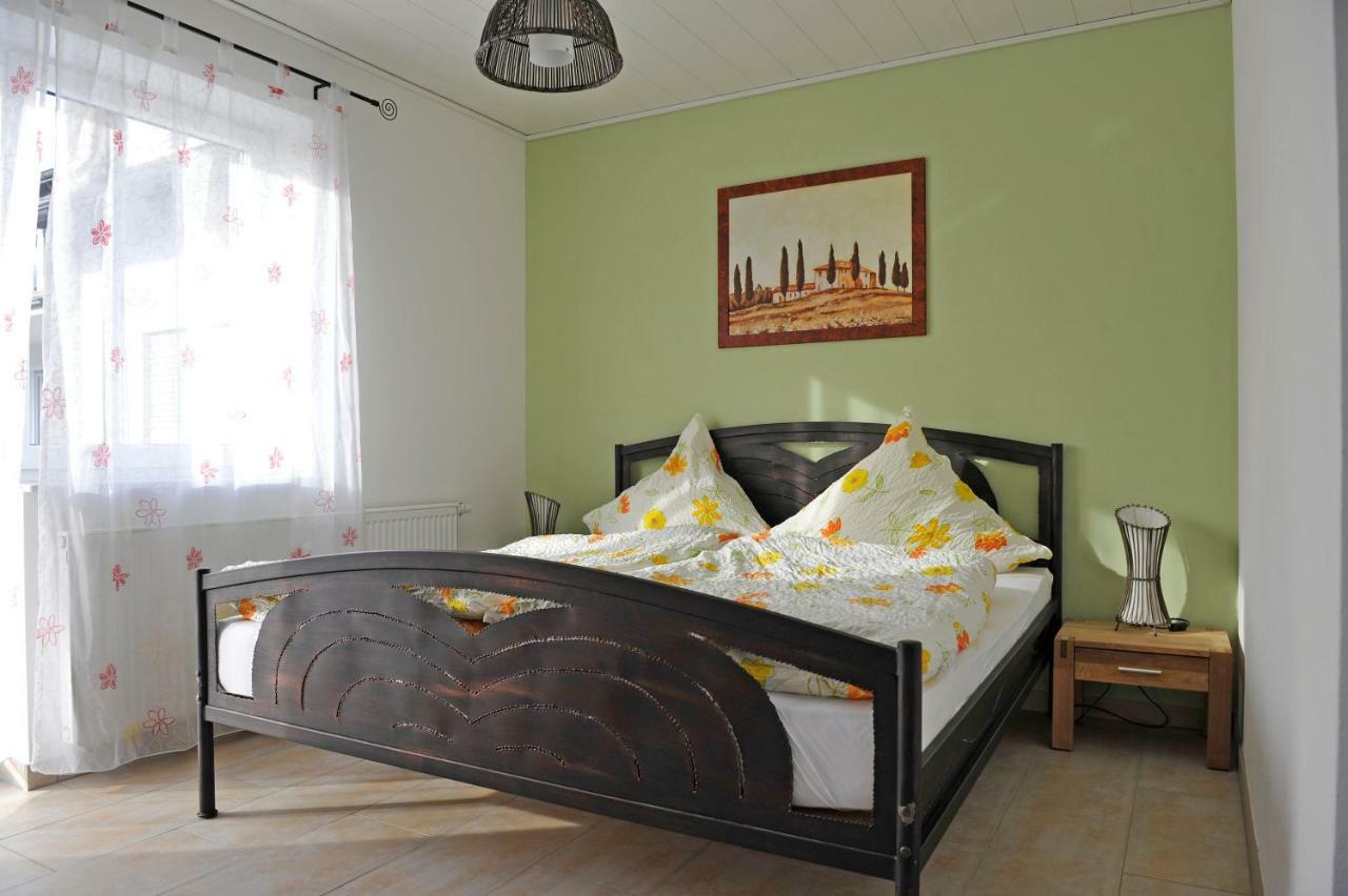 Gaestehaus Vinaria Kinheim ภายนอก รูปภาพ